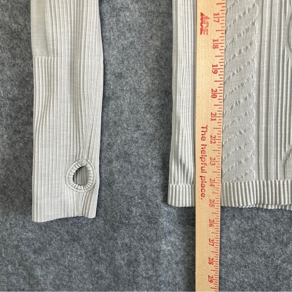 LULULEMON Rest Less Pullover Stretch Top Heathered Silver Spoon Size 4 - Picture 4 of 6